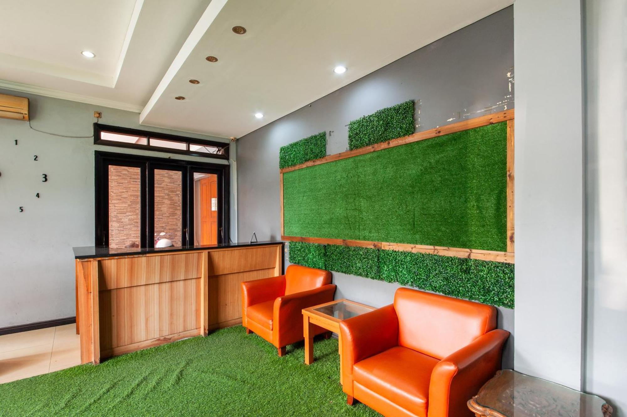 Reddoorz Plus Near Kelapa Dua Kebon Jeruk Jakarta Ngoại thất bức ảnh